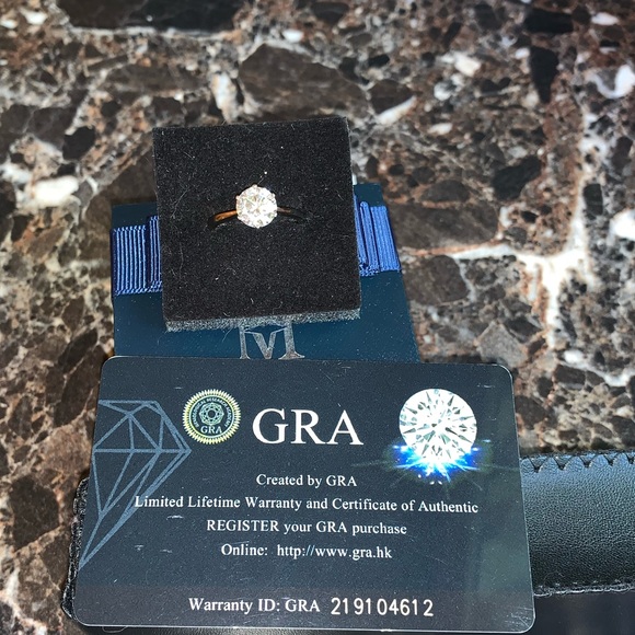 Brilliant white 2 cttw moissanite solitaire ring - Picture 10 of 16